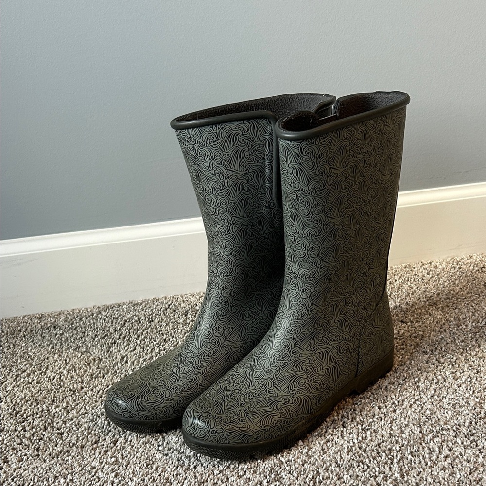 Sperry Black Patterned Winter Rain Boots